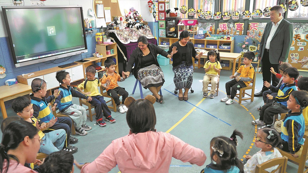 Laotian teacher gains Chinese education insights