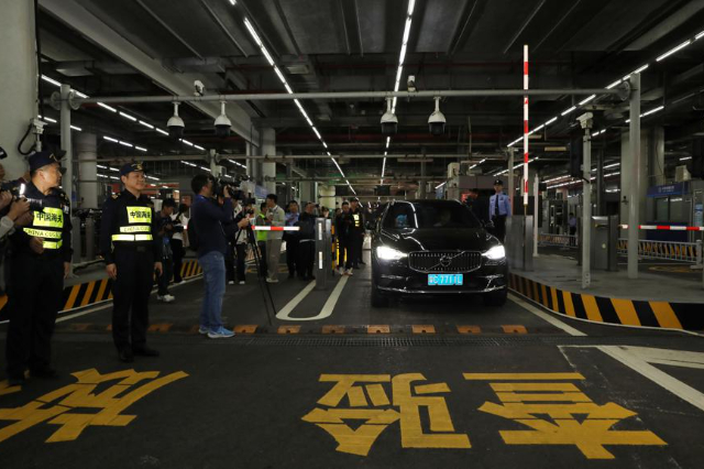 Policy allowing Guangdong vehicles to travel to Hong Kong takes effect