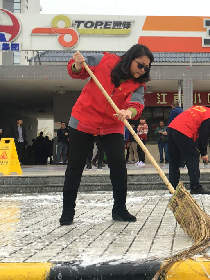 坚守驿站十余载的铿锵玫瑰 邱尉兰