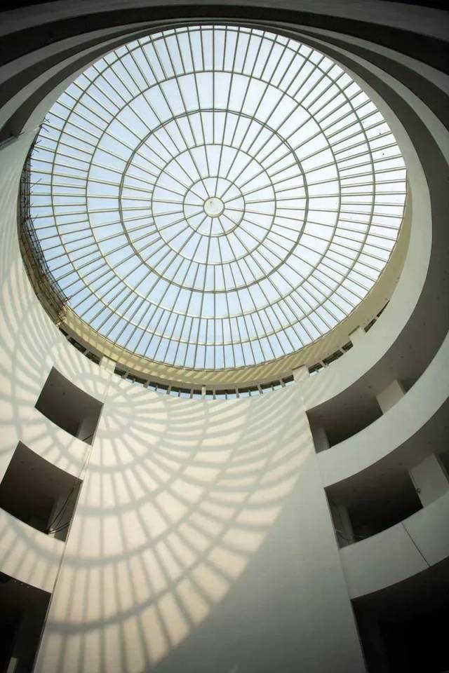 广州美术馆新馆中庭玻璃穹顶