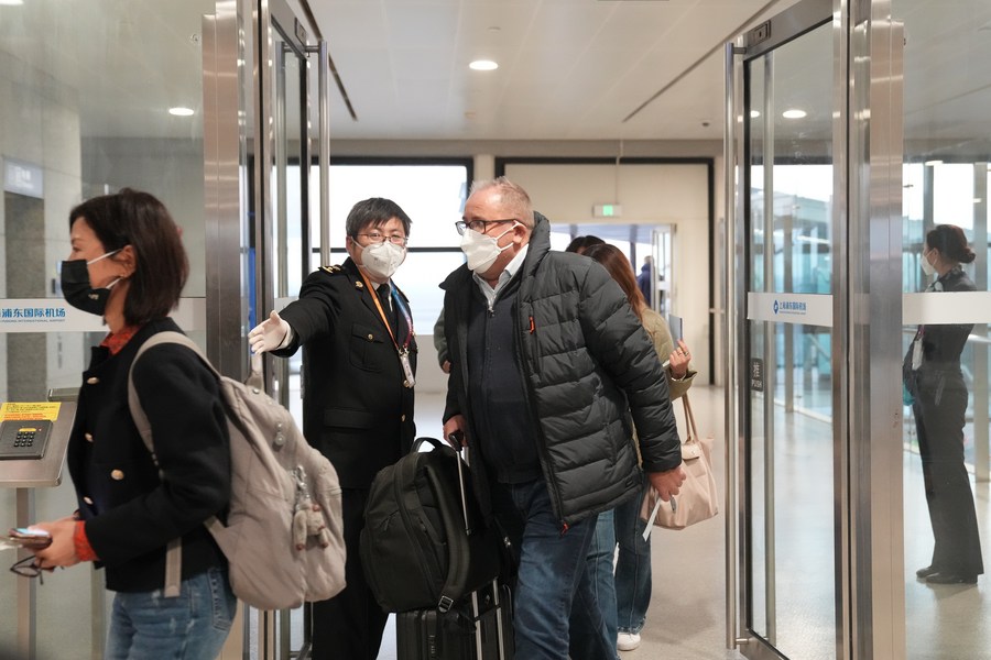 China retoma emissão de vistos para estrangeiros