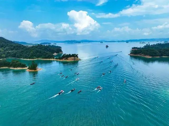 7月1日，广东珠江流域迎来了全面开渔的好日子，河源市东源县举办了2023万绿湖开渔活动。黄赞福 摄