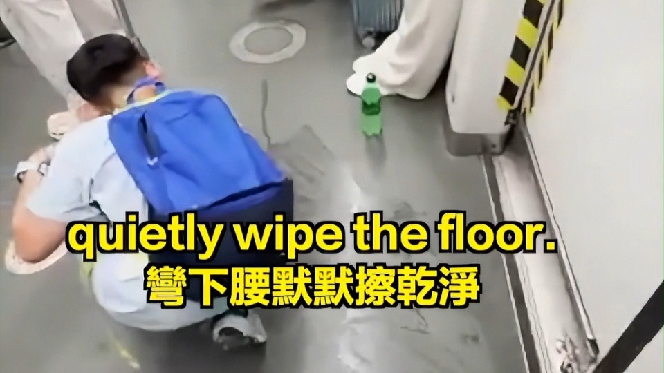 Child's thoughtful gesture on Guangzhou Metro earns public praise