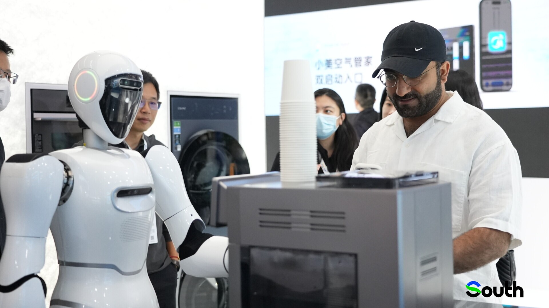 Tech expo opens in Macao and Zhuhai simultaneously to share GBA smart solutions with world