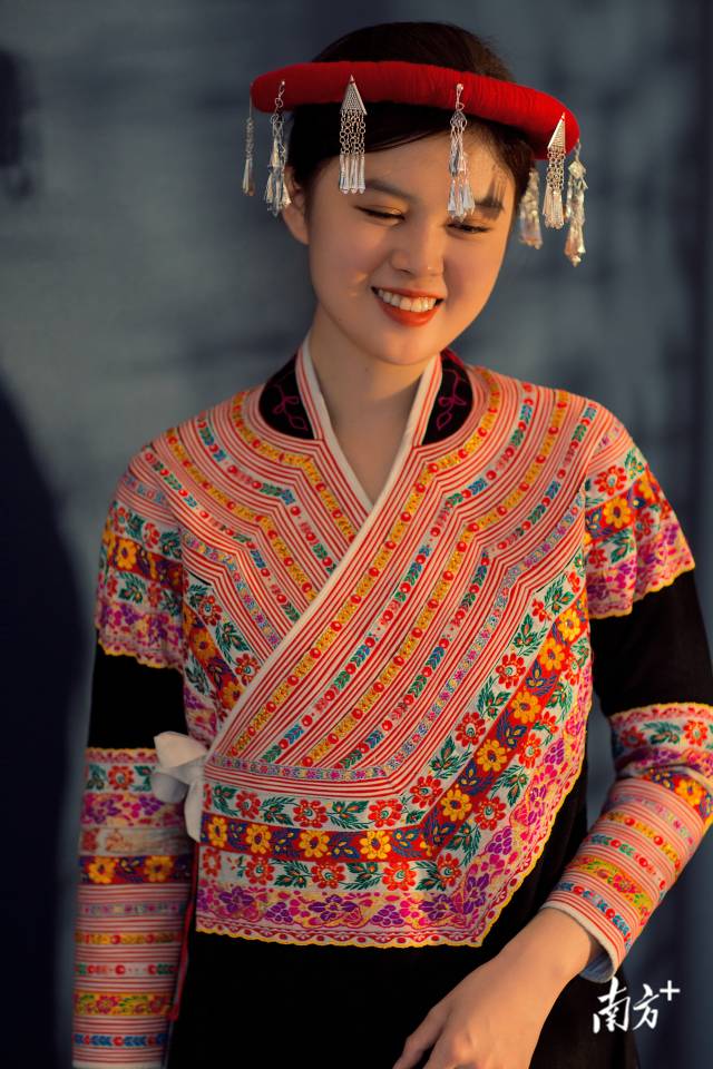 畲族潮州凤凰装是潮州畲族妇女的代表性服饰。