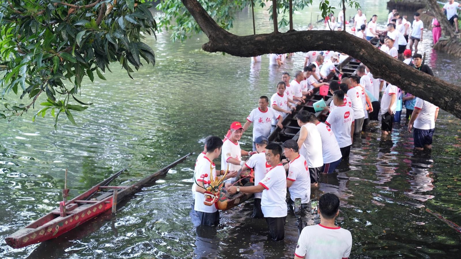 Couple steers uphold Dragon Boat culture as  youth rowers take over