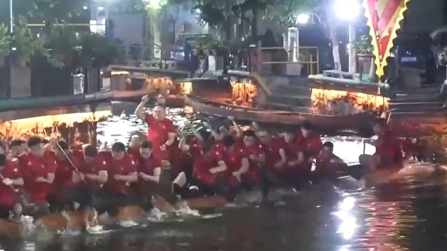 让“00后”每周回乡夜训的“龙舟漂移” 到底有多酷？