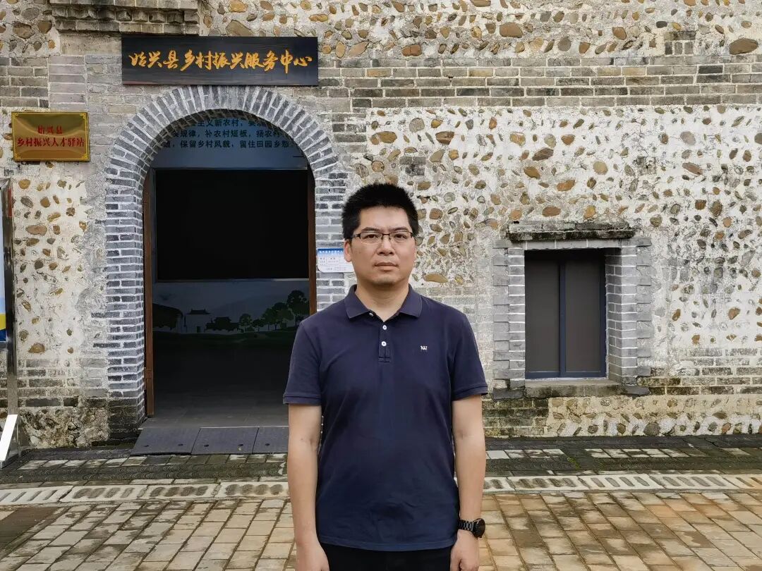 广东好人丨钟威：浓烟中的逆行者，徒手破窗上演“生死5秒”