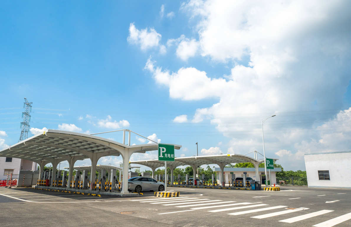 横荷服务区新能源车辆充电区域