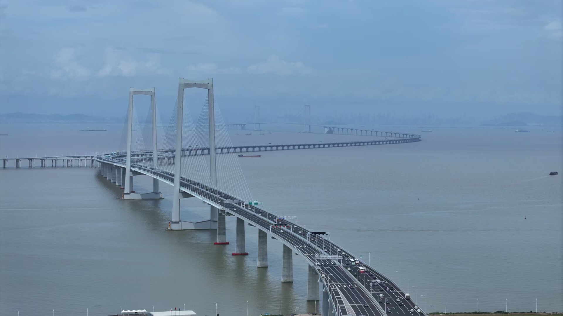 Achieve 12,000 km of expressway to traffic in Guangdong by 2025 to accelerate connectivity in GBA