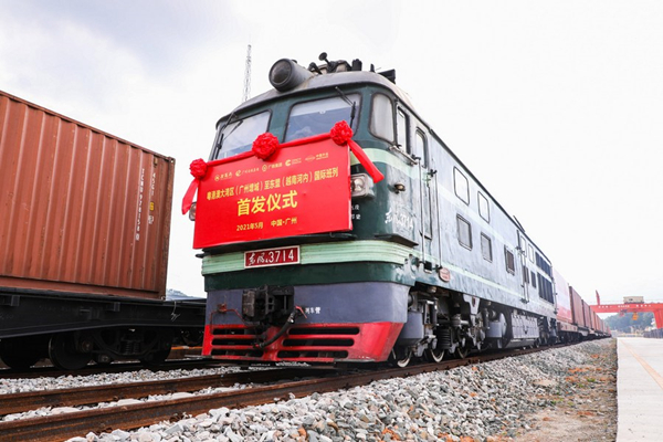 First freight-train service launched between Greater Bay Area, ASEAN