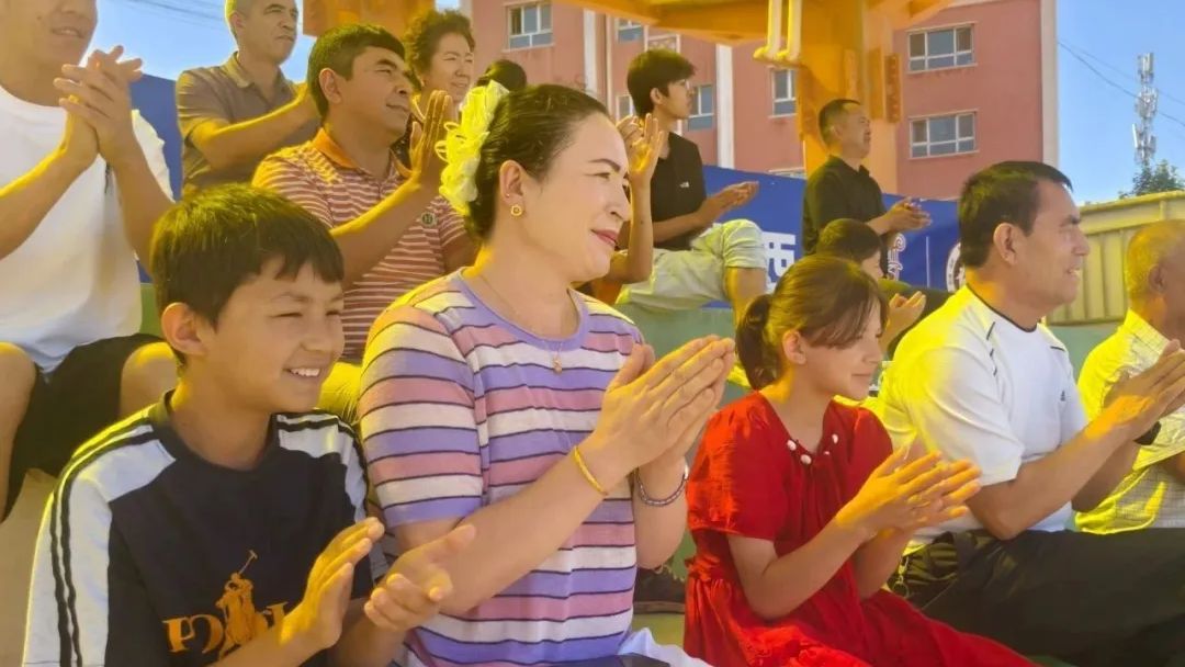 阿依夏木古丽·麦麦提依明：重见光明的“绿茵梦”