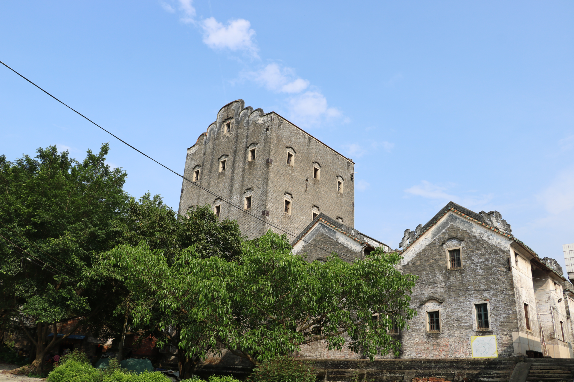 Dengjia Tower. Photo provided by Huilong Town. 南方拍客 Liang liang,Wu Yongqiang 供图