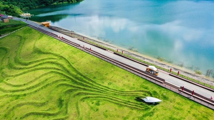 水清岸绿成常态！广东河湖治理交出“93.2%优良率+7700多公里碧道”成绩单