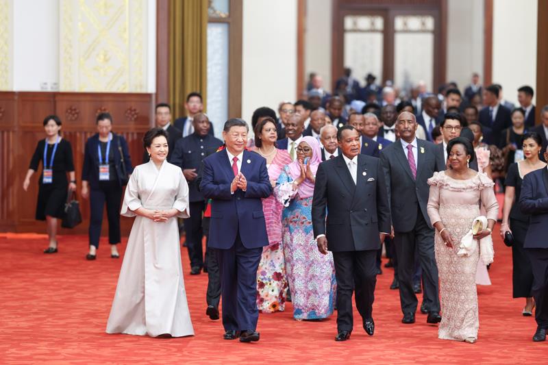 　　△2024年9月4日晚，习近平主席和夫人彭丽媛在北京人民大会堂举行宴会，欢迎来华出席中非合作论坛北京峰会的非方及国际贵宾。