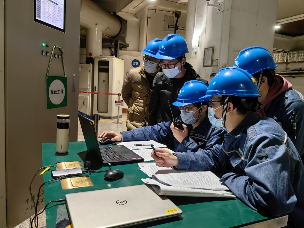 南网储能公司研发团队有序开展广州抽水蓄能电站7号机组的励磁系统现场动态调试工作