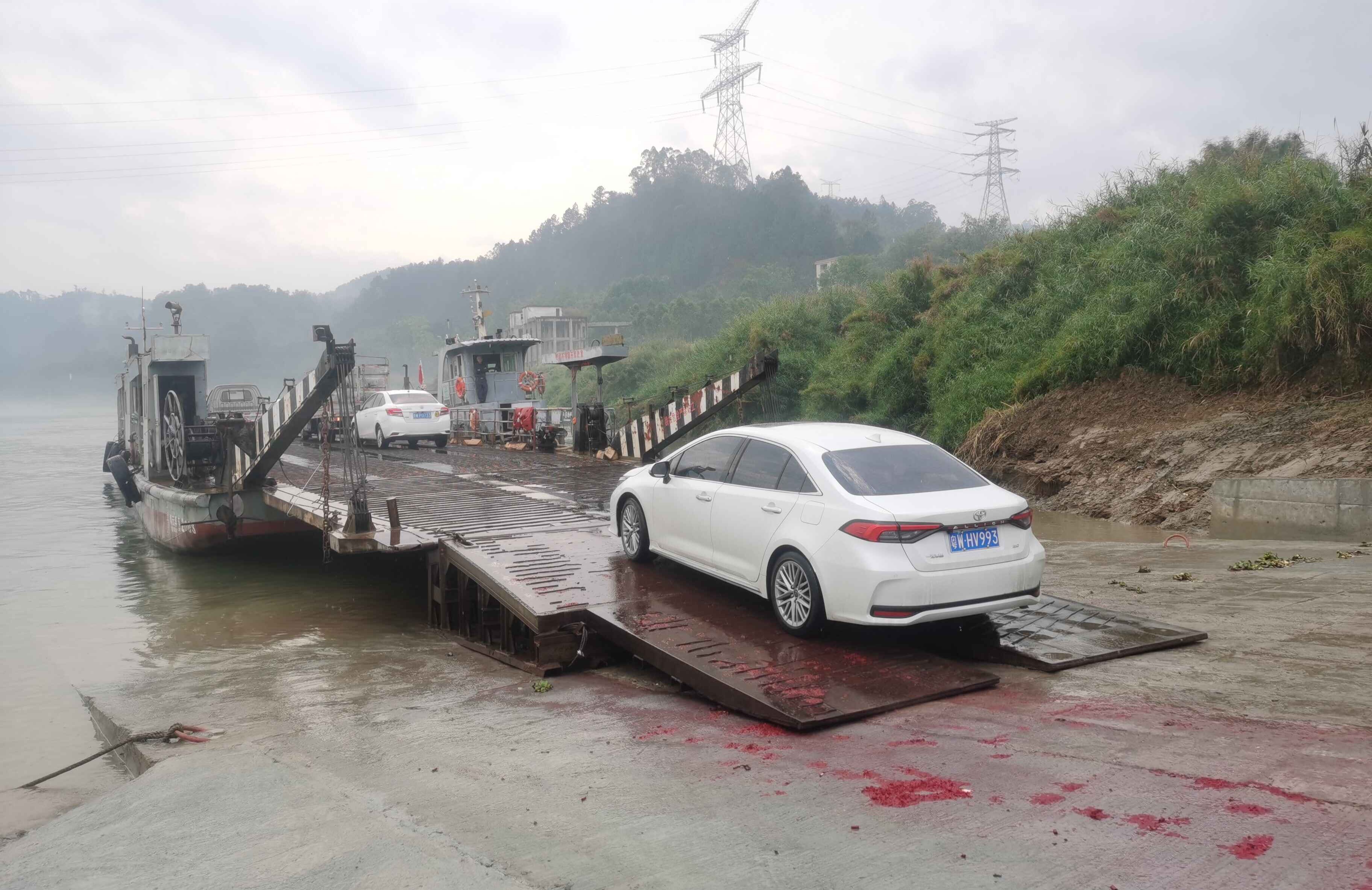云安区六都公路渡口恢复渡运‌