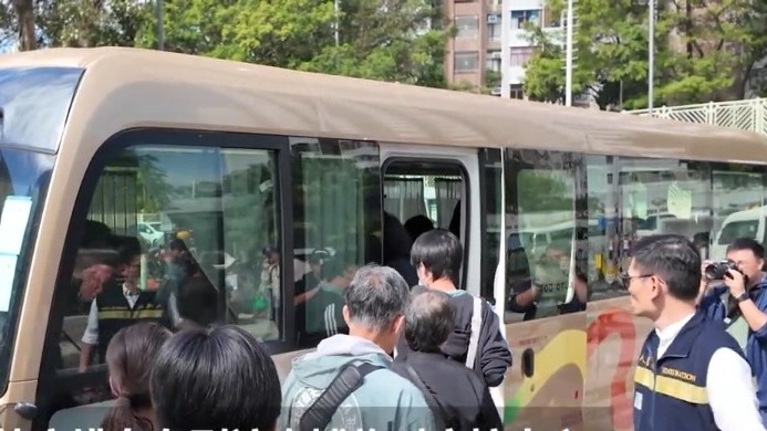 香港入境处为大埔火灾受灾民众补办身份证件