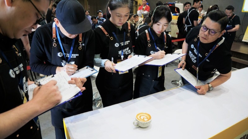 巅峰拉花“啡”同凡响！2025年广东省咖啡师职业技能大赛飘香收官