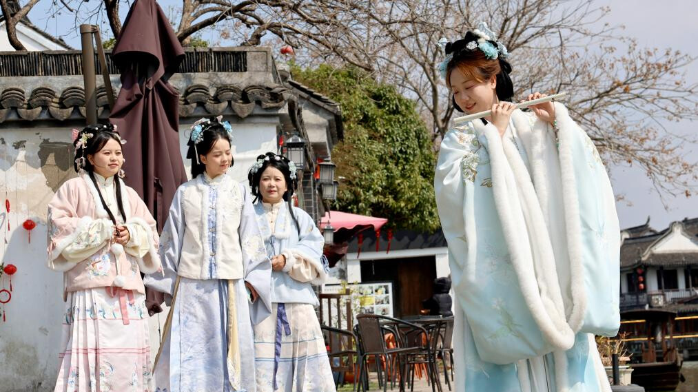 Various activities held across China to mark Int'l Women's Day