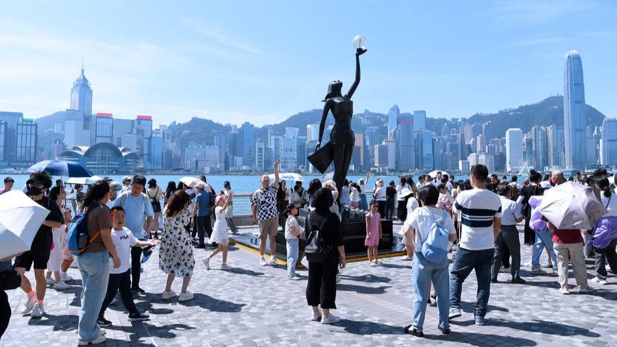 Hong Kong's visitor arrivals up 7 pct in first two months