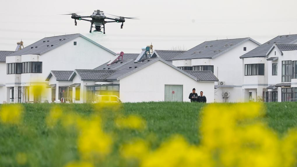 Modern technologies used during spring ploughing across China