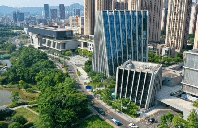 坪山区：坪山图书馆