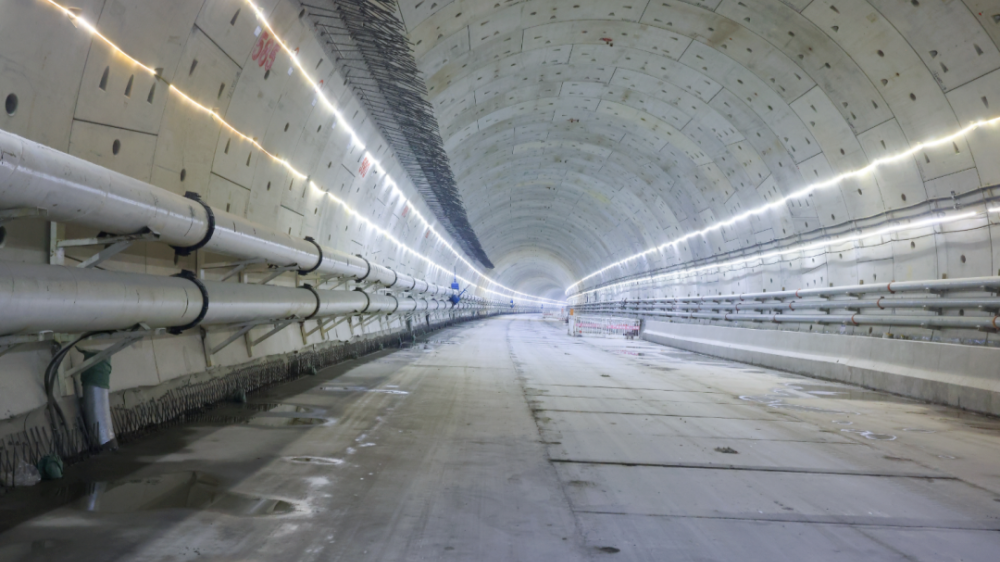 深圳首条海底隧道双向贯通 预计今年底建成通车