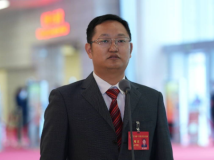 代表通道 | 陈洪锦:要注重超前培养科研和生产人员 代表通道 | 陈洪锦:要注重超前培养科研和生产人员