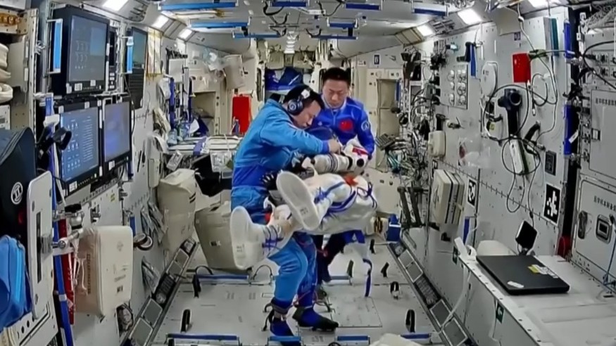 神十九乘组将于五一前后返回地球