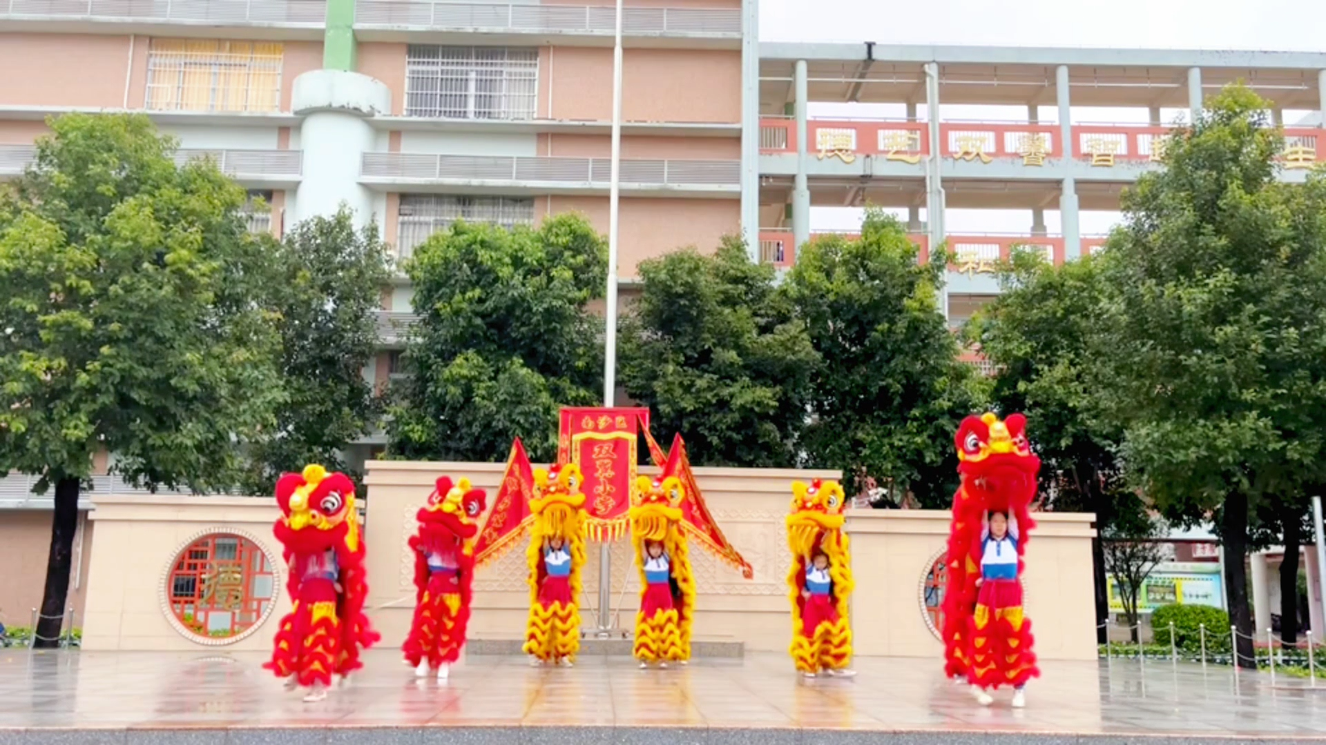 Traditional lion dance carried forward among Generation Z