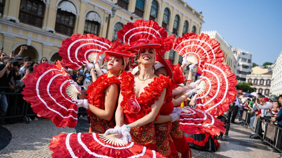 2025 Macao Int'l Parade held to celebrate 26th anniv. of Macao's Return to Motherland