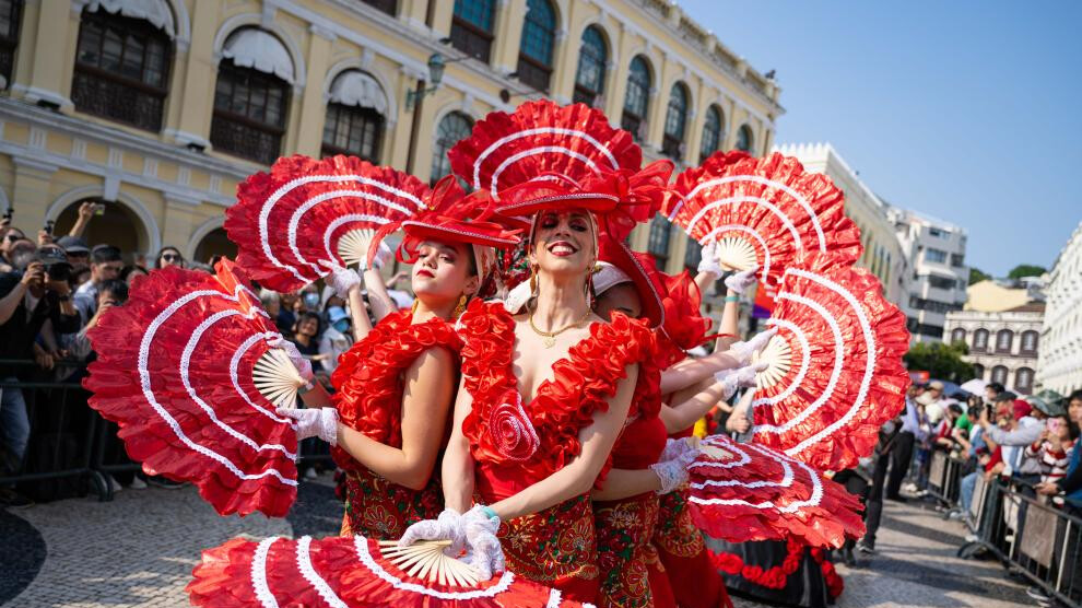 En photos : la parade internationale de Macao 2025, organisée pour célébrer le 26e anniversaire du retour de Macao à la mère patrie