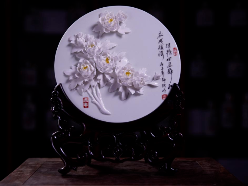 【广东印记】弹指拈花才绝艳，枫溪瓷韵可传神