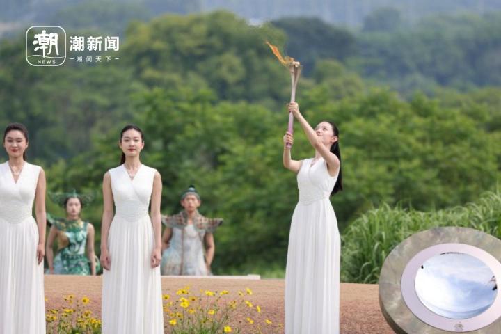 杭州亚运会火种在良渚成功采集。记者 吕之遥 摄