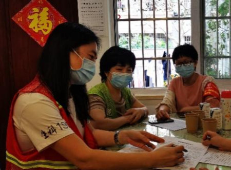 广州：社区书记为抗疫连轴转，得到居民理解后“很高兴”