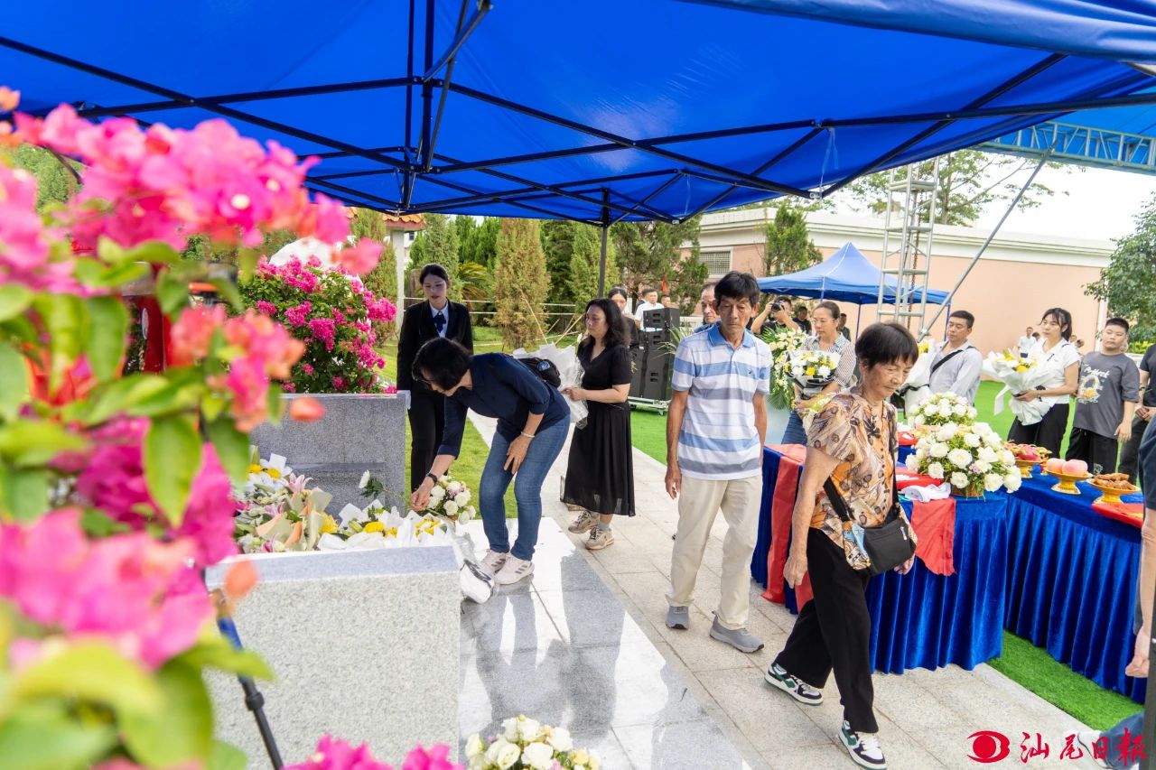 The interment of ashes ceremony for Huang Xuhua, an academician of the Chinese Academy of Engineering and chief designer of China's first-generation nuclear submarines, is held in Huang's hometown of Shanwei, South China's Guangdong Province, on June 29, 2025. Photo: Shanwei Daily/ Website of Shanwei Municipal People's Government