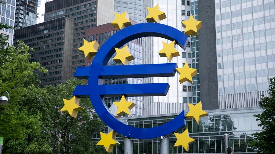 Euro falls to 2-yr low against U.S. dollar