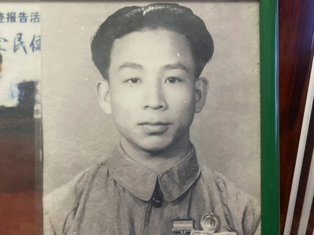 蔡华在中央警备团