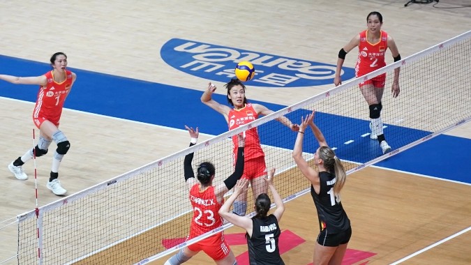 中国女排完胜比利时女排 取得世界女排联赛开门红