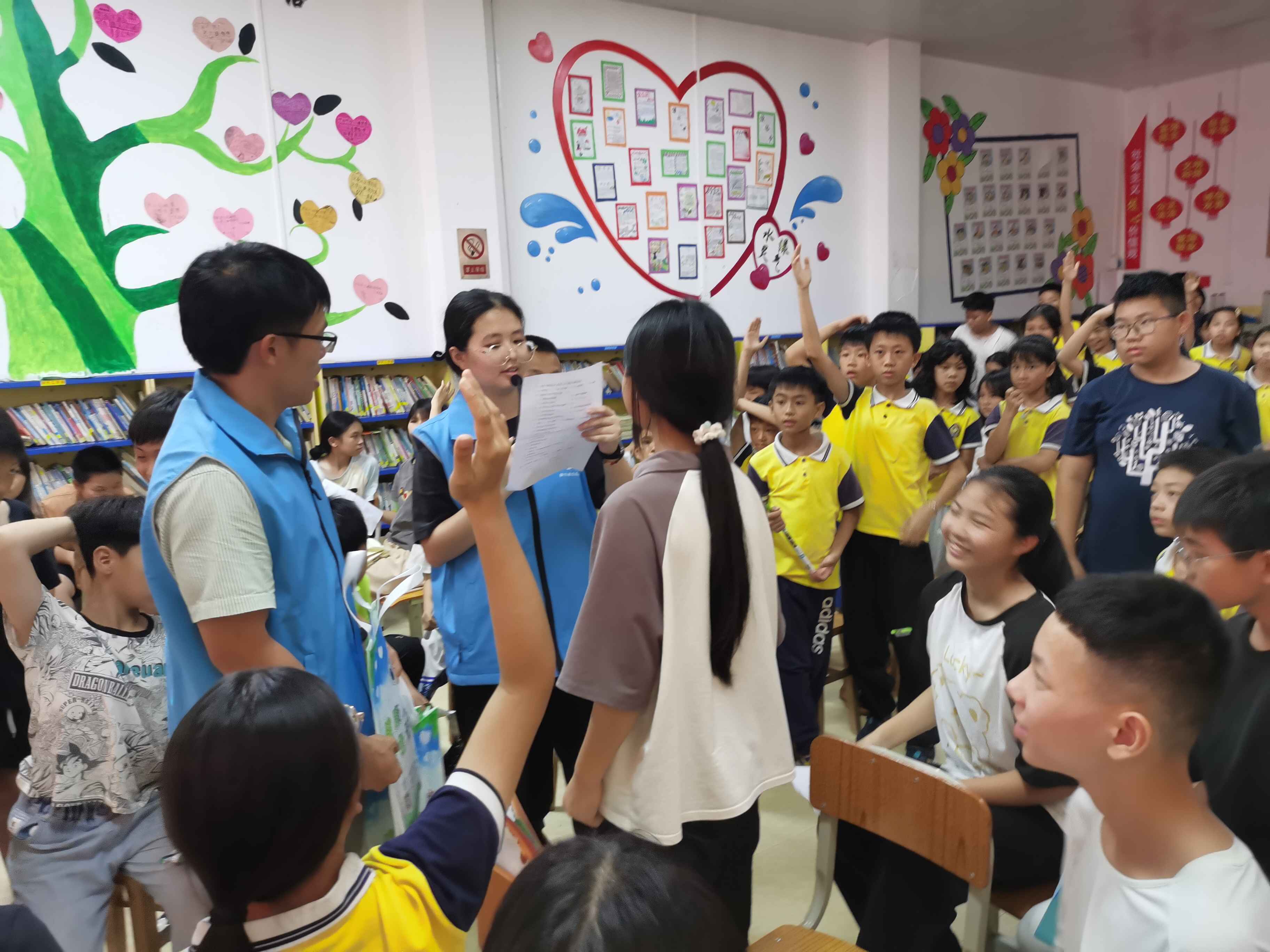 新兴县河头镇：开展反邪进校园宣传活动