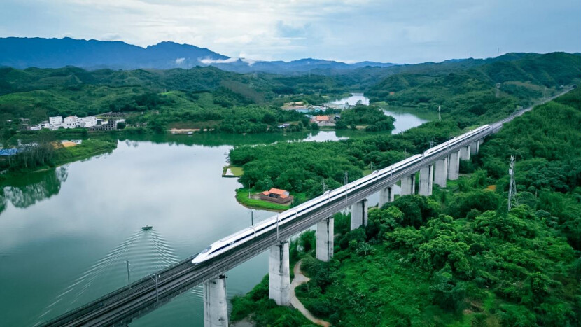 Guangdong Railways see 59.21 mln passenger trips in first month of summer travel rush