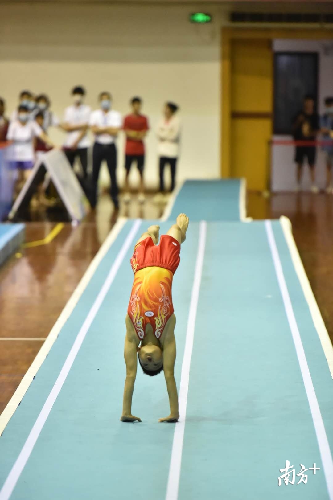 2019年东莞市少年儿童蹦床冠军赛落幕，近200名蹦床新秀同台比拼