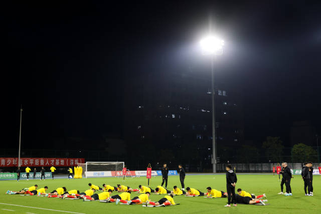 3月11日，中国国家男子足球队在广东深圳光明足球训练基地集训。新华社 发