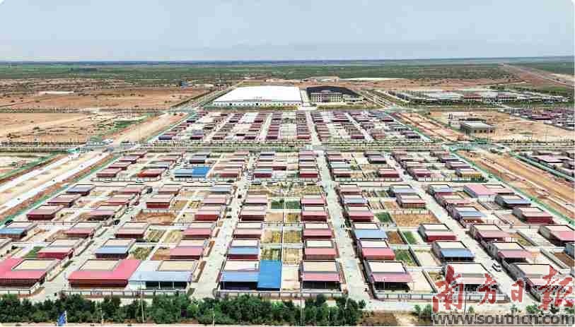 广东援疆帮助重建的伽师县西克尔库勒镇。南方日报记者 钟志辉 摄