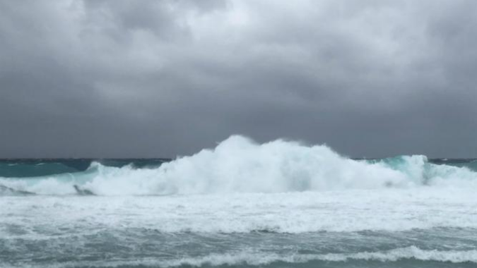 海浪、风暴潮橙色警报！广东近岸海域将现3到5米大浪到巨浪