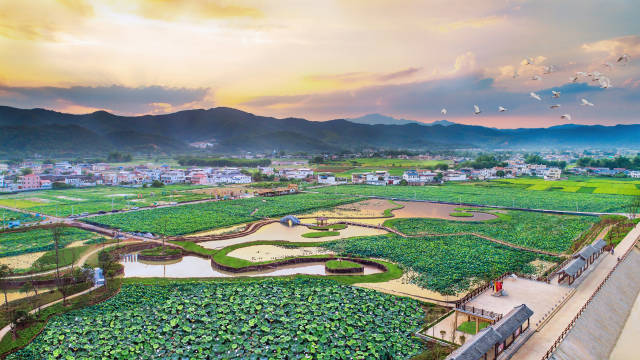 梅州市蕉岭县省级新农村示范片主体村之一九岭村风景如画。