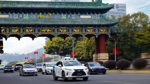 'Fully driverless' taxis start operation in Nansha, Guangzhou