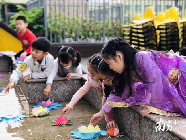 广雅幼儿园举办系列活动庆祝元宵。
