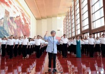 新党员代表入党宣誓活动在北京等地举行